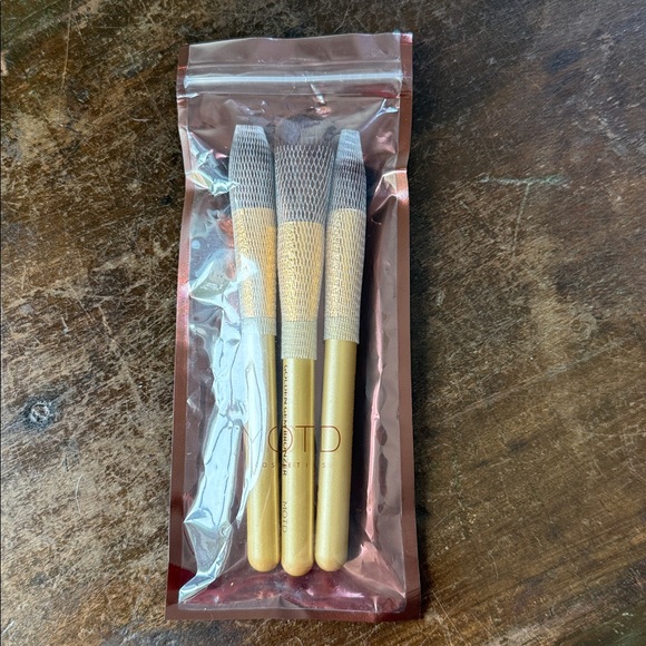 Gold Goddess Face Makeup Brush Set - Picture 4 of 4